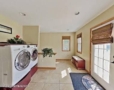 31 Oakland Drive - Photo Thumbnail 12