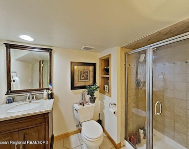 31 Oakland Drive - Photo Thumbnail 15