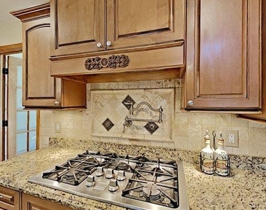 31 Oakland Drive - Photo Thumbnail 6