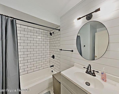 31 Oakland Drive - Photo Thumbnail 11