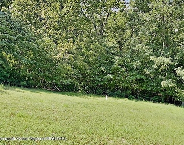 31 Oakland Drive - Photo Thumbnail 16