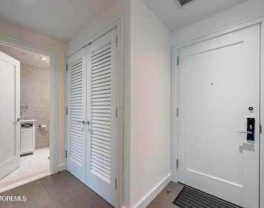 15 Morris Avenue - Photo Thumbnail 1