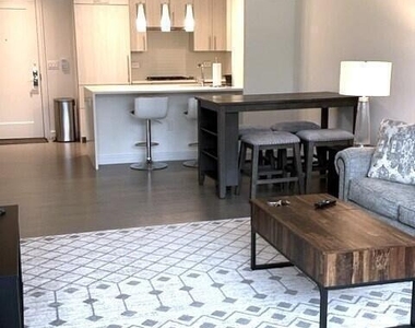 15 Morris Avenue - Photo Thumbnail 10