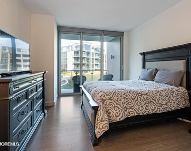 15 Morris Avenue - Photo Thumbnail 16