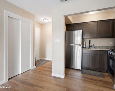 84 Diane Drive - Photo Thumbnail 4