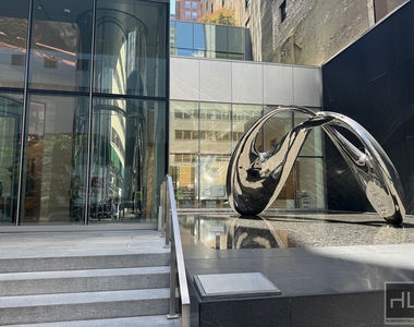 East 44th Street - Photo Thumbnail 11