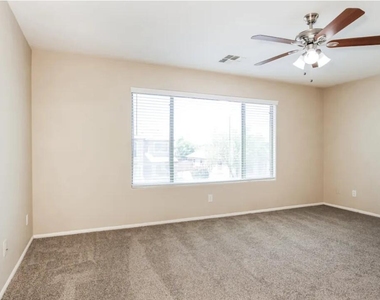 15986 W Durango Street - Photo Thumbnail 6