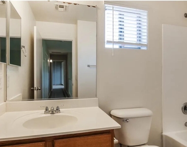15986 W Durango Street - Photo Thumbnail 12