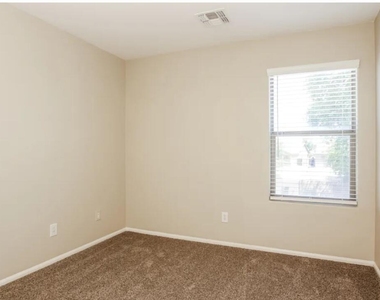 15986 W Durango Street - Photo Thumbnail 11