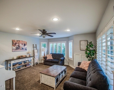 3904 E Leah Court - Photo Thumbnail 6