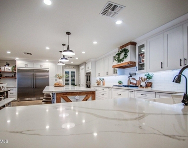 3904 E Leah Court - Photo Thumbnail 16