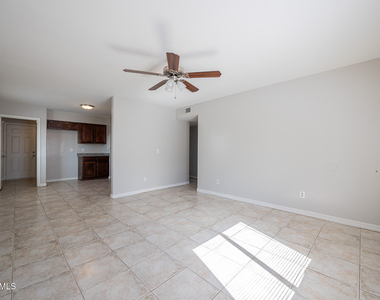 300 E Broadway Road - Photo Thumbnail 2