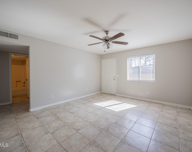 300 E Broadway Road - Photo Thumbnail 3