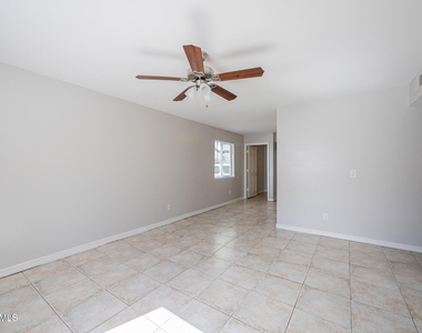 300 E Broadway Road - Photo Thumbnail 4
