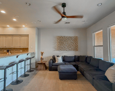 20750 N 87th Street - Photo Thumbnail 4