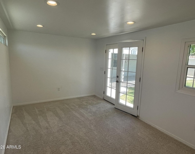 27 E Mckinley Street - Photo Thumbnail 7