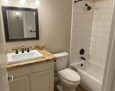 27 E Mckinley Street - Photo Thumbnail 4
