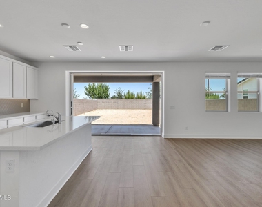 3298 W Garnet Street - Photo Thumbnail 18