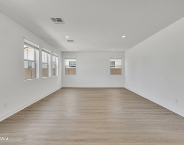 3298 W Garnet Street - Photo Thumbnail 20