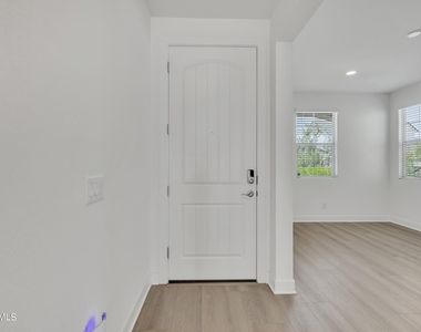 3298 W Garnet Street - Photo Thumbnail 7