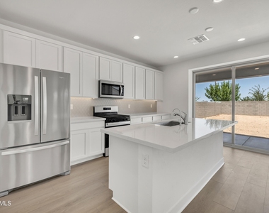 3298 W Garnet Street - Photo Thumbnail 17