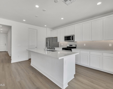 3298 W Garnet Street - Photo Thumbnail 14