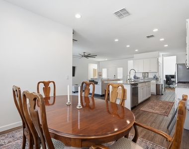 30558 W Clarendon Avenue - Photo Thumbnail 15