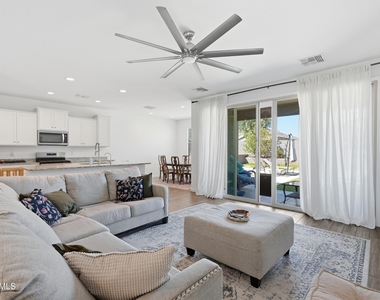 30558 W Clarendon Avenue - Photo Thumbnail 4