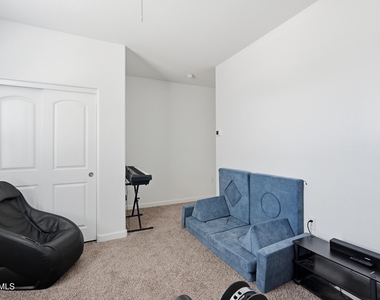 30558 W Clarendon Avenue - Photo Thumbnail 17