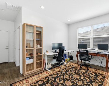30558 W Clarendon Avenue - Photo Thumbnail 18