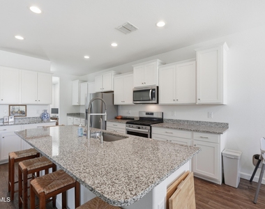 30558 W Clarendon Avenue - Photo Thumbnail 11