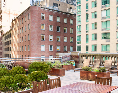 100 Maiden Lane - Photo Thumbnail 2