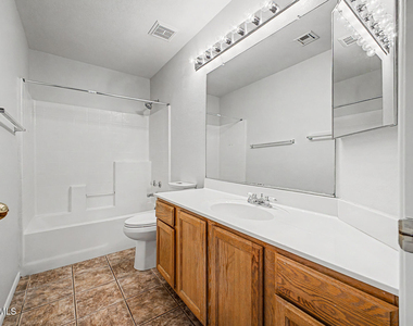 9969 W Mackenzie Drive - Photo Thumbnail 17