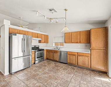 9969 W Mackenzie Drive - Photo Thumbnail 5