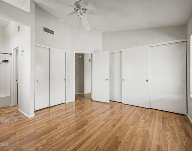 9969 W Mackenzie Drive - Photo Thumbnail 16