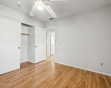 9969 W Mackenzie Drive - Photo Thumbnail 19