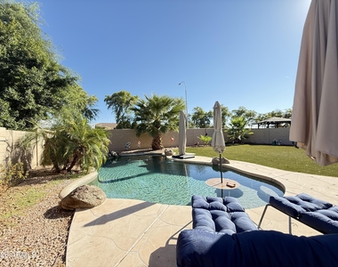 757 W Aloe Place - Photo Thumbnail 25