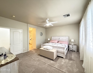 757 W Aloe Place - Photo Thumbnail 15
