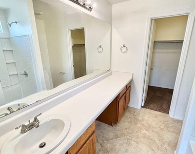 12214 W Apache Street - Photo Thumbnail 25