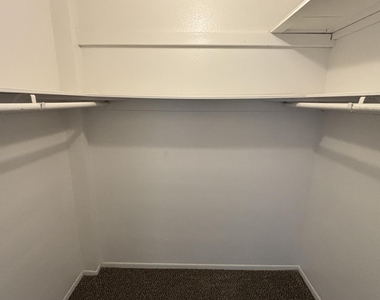 1730 W Emelita Avenue - Photo Thumbnail 9
