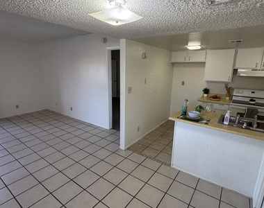 1730 W Emelita Avenue - Photo Thumbnail 3