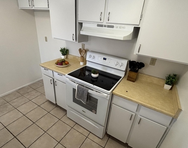 1730 W Emelita Avenue - Photo Thumbnail 5