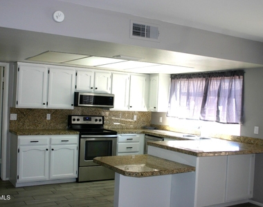 2217 S Las Flores -- - Photo Thumbnail 1