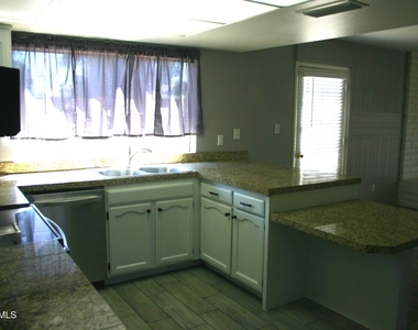 2217 S Las Flores -- - Photo Thumbnail 3