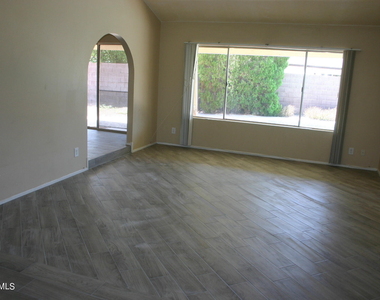 2217 S Las Flores -- - Photo Thumbnail 7
