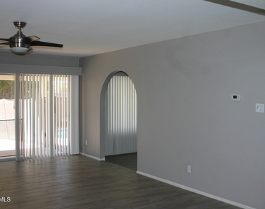 2217 S Las Flores -- - Photo Thumbnail 6