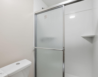 830 N 10th Avenue - Photo Thumbnail 9