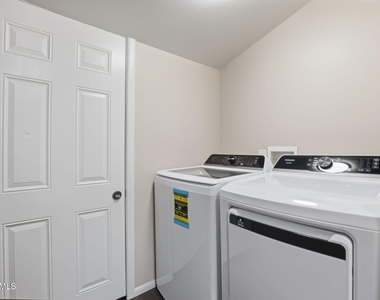 830 N 10th Avenue - Photo Thumbnail 13
