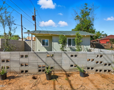830 N 10th Avenue - Photo Thumbnail 2