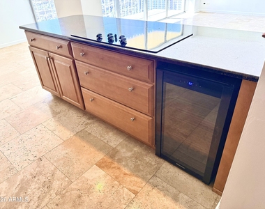 207 W Clarendon Avenue - Photo Thumbnail 7